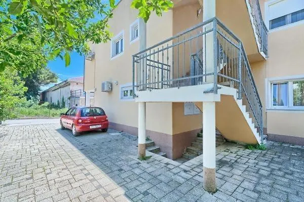 Apartment In Kastel Luksic With Terrace, Air Conditioning, W-Lan, Washing Machine 5107-2 Kaštela 0*,