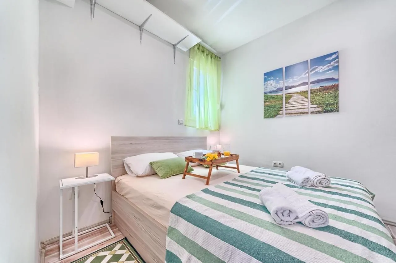 Apartment In Kastel Luksic With Terrace, Air Conditioning, W-Lan, Washing Machine 5107-2 Kaštela