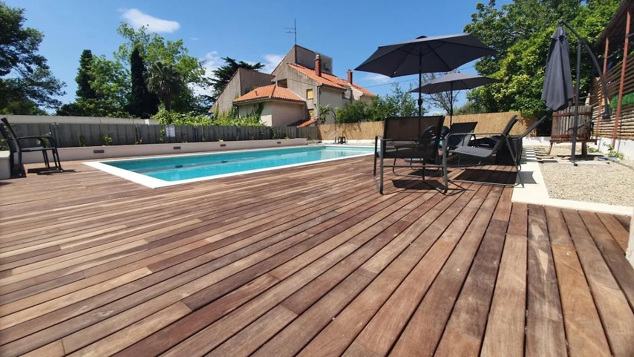 Apartment In Kastel Luksic With Terrace, Air Conditioning, W-Lan, Washing Machine 5107-2 Kastela
