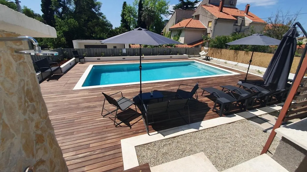 Apartment In Kastel Luksic With Terrace, Air Conditioning, W-Lan, Washing Machine 5107-2 Kaštela